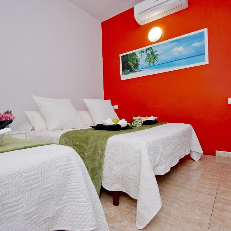 Barcelona City North Hostal - Double or Twin Room with City View - 32