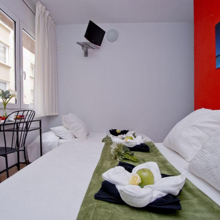 Barcelona City North Hostal - Double or Twin Room with City View - 88