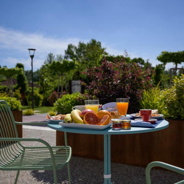 Borgo Stazione Bike Inn - Camera Matrimoniale con Vista Giardino - 1
