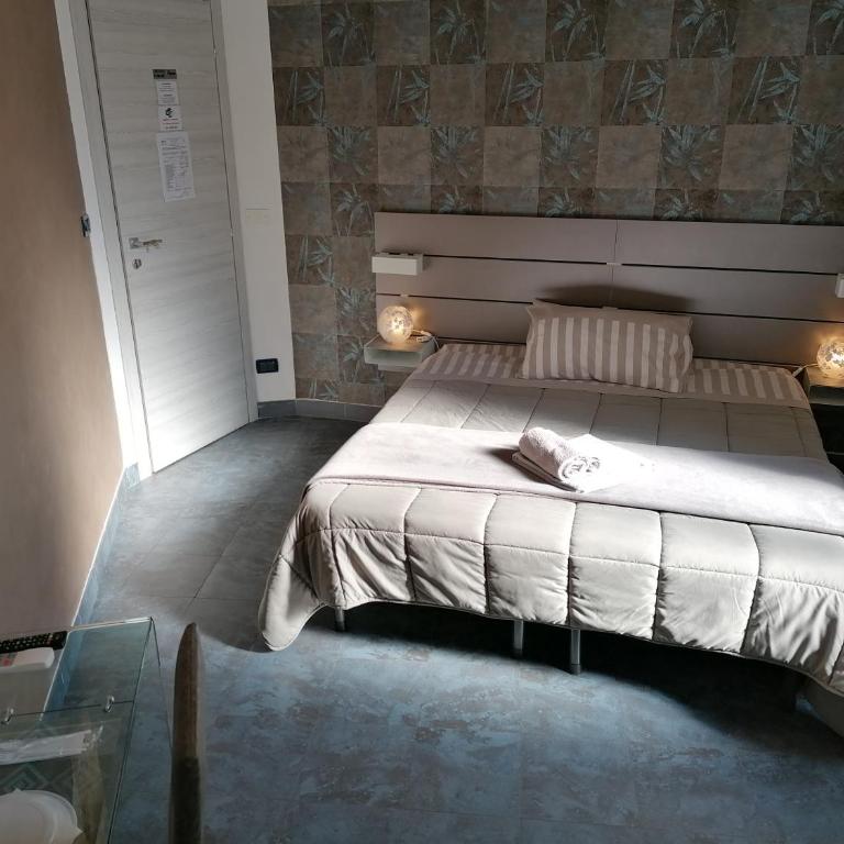 B&B IL SOGNO - Double or Twin Room with Shared Bathroom - 8