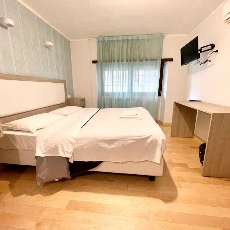 Luciano Laterani Guest House - Camera Matrimoniale/Doppia con Letti Singoli con Bagno Privato - 1