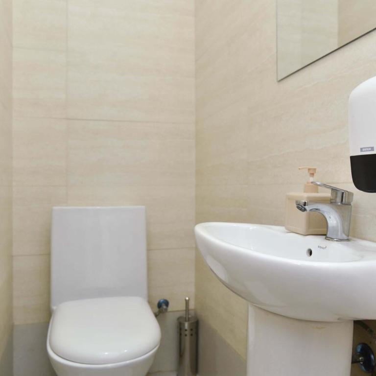 Victoria Center Apartments - Two-Bedroom Apartment with Terrace and City View - 19