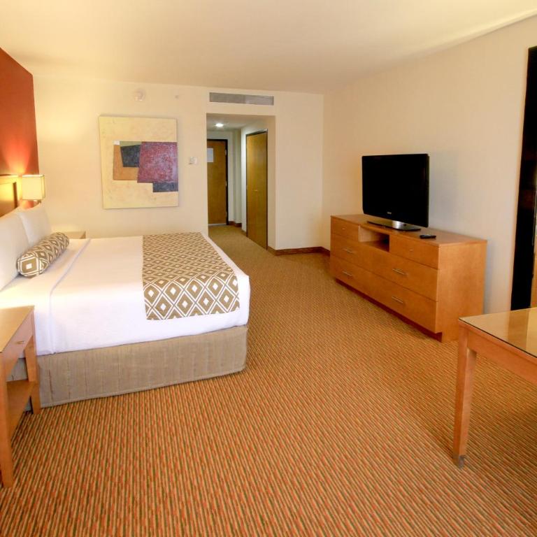 Crowne Plaza Monterrey Aeropuerto by IHG - Executive King Room - Non-Smoking - 2