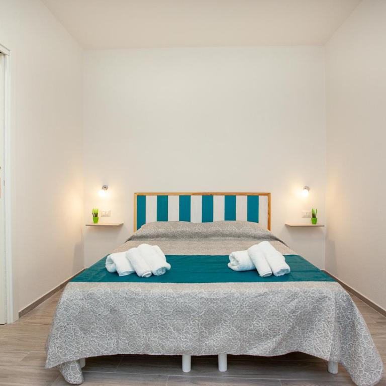 Camere Tirreno 1 - Double Room with Private Bathroom - 13