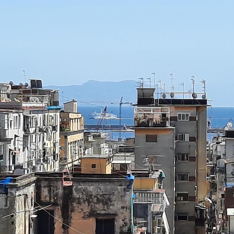 Napoli central - Double Room with Private Bathroom - 3