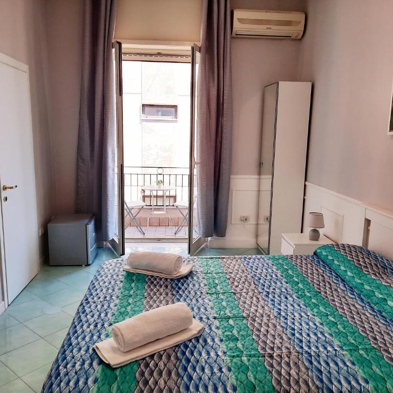 Napoli central - Deluxe Double Room with Private Bathroom - 3