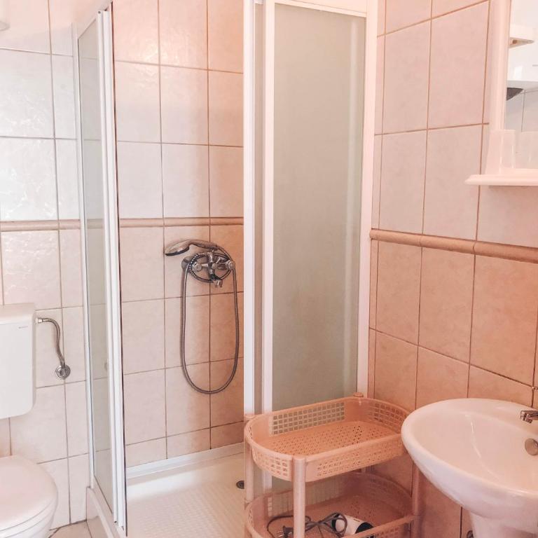 Mediterranean Retreat Becici - Deluks Soba s Bračnim Krevetom i Pomoćnim Ležajem - 14