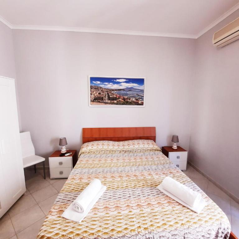 Napoli central - Double Room with Private Bathroom - 11