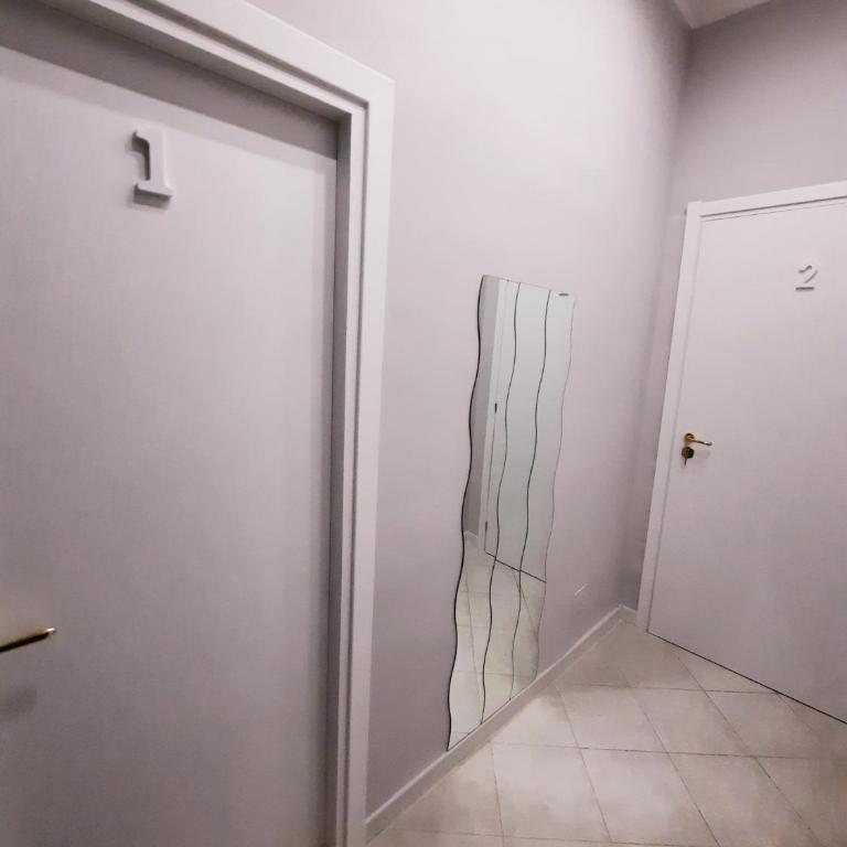 Napoli central - Double Room with Private Bathroom - 18
