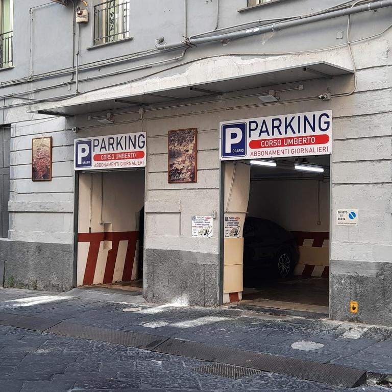 Napoli central - Double Room with Private Bathroom - 23