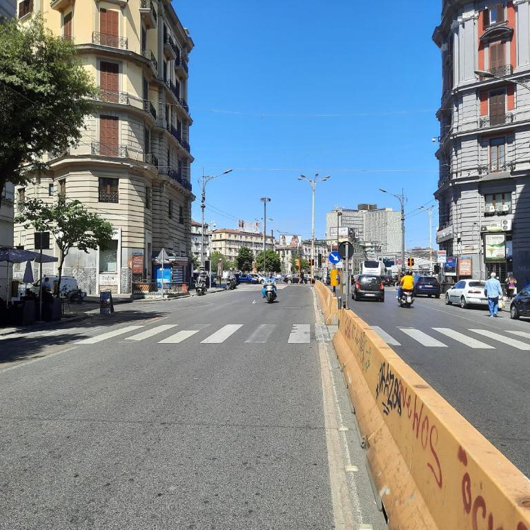 Napoli central - Double Room with Private Bathroom - 21