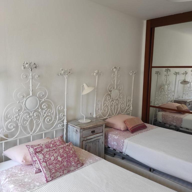 CASA 4 HABITACIONES CON JARDIN 10 Pax - Casa - 24
