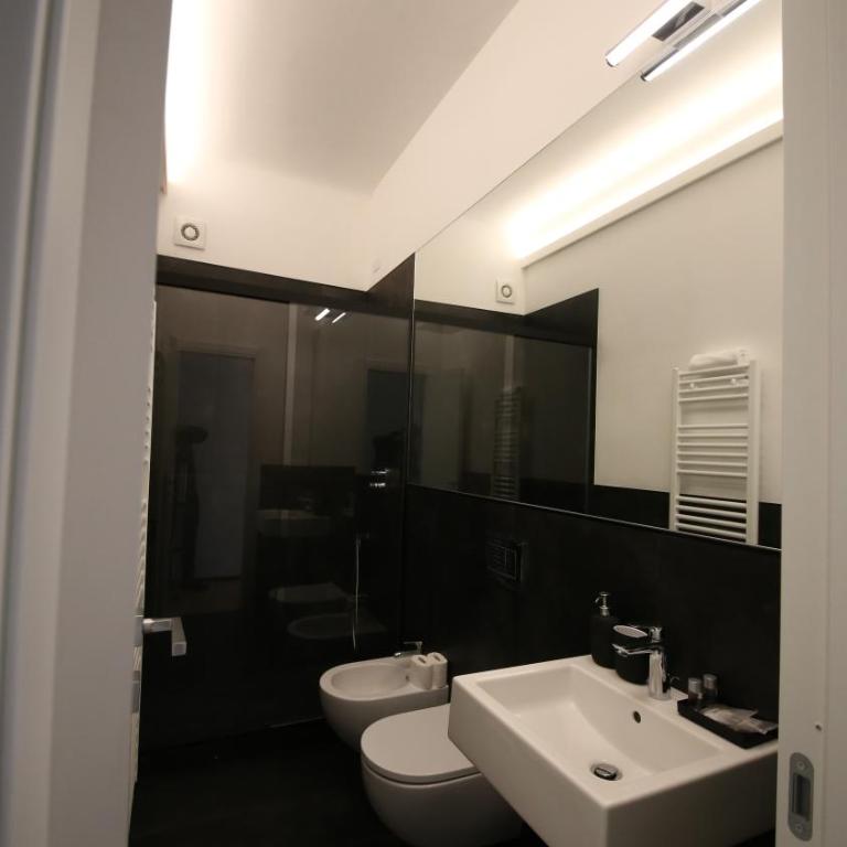 5terrehospitality - Camera Matrimoniale con Bagno Privato - 3