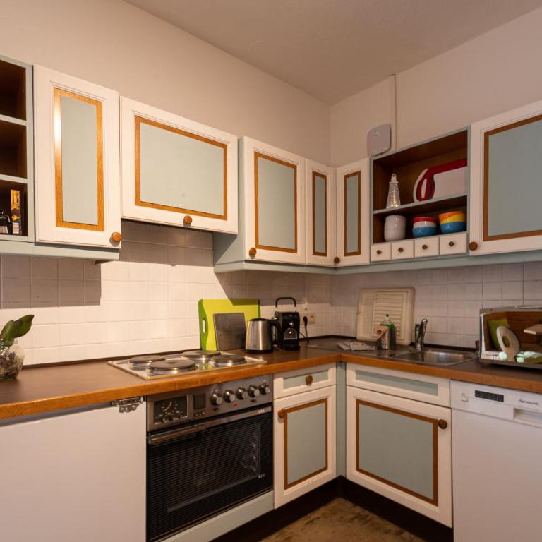 Absteige Innsbruck- Zentrale Ferienapartments - Apartment mit Balkon - 15