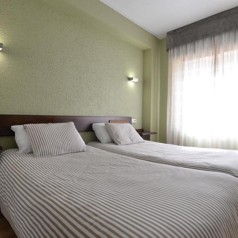 Hostal Concejo - Habitación Doble - 2 camas - 4