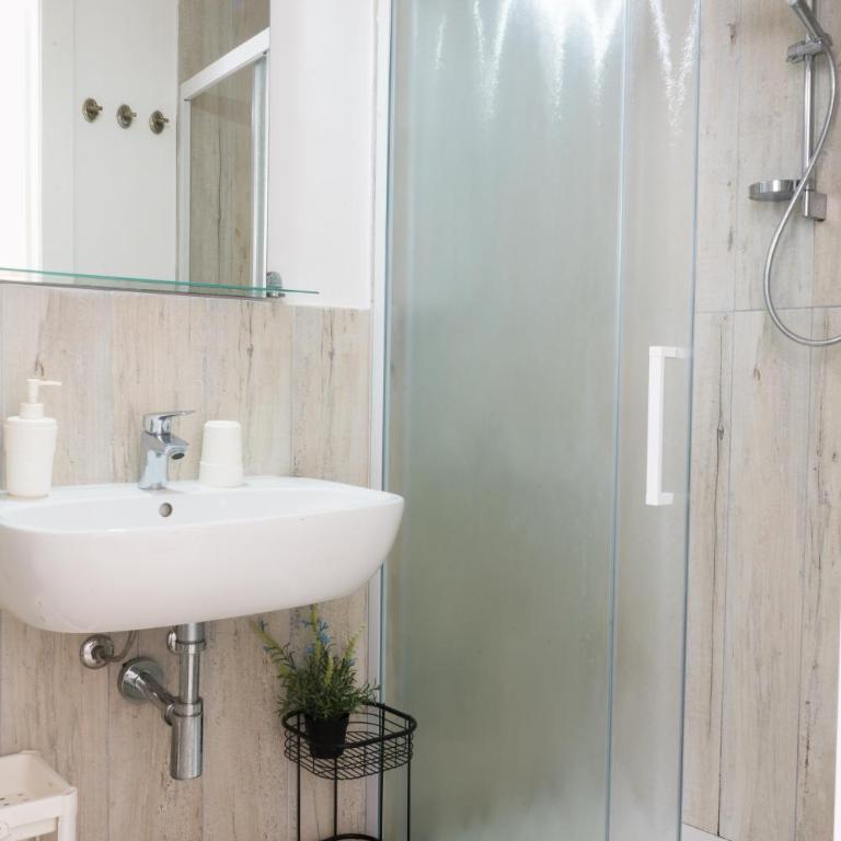 Poggiamico Guest House - Camera Matrimoniale con Bagno Privato - 8