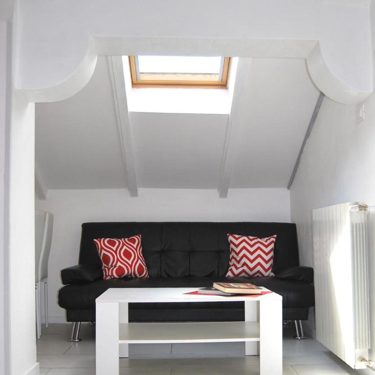 3-Tourist House Bologna-Mansarda - Self check-in - Appartamento Monolocale - 2