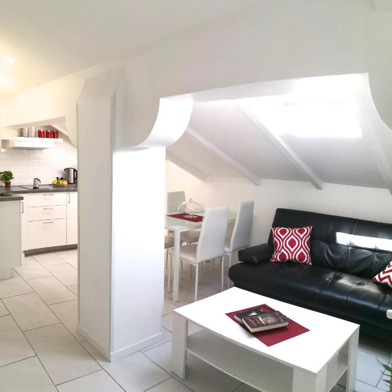 3-Tourist House Bologna-Mansarda - Self check-in - Appartamento Monolocale - 1
