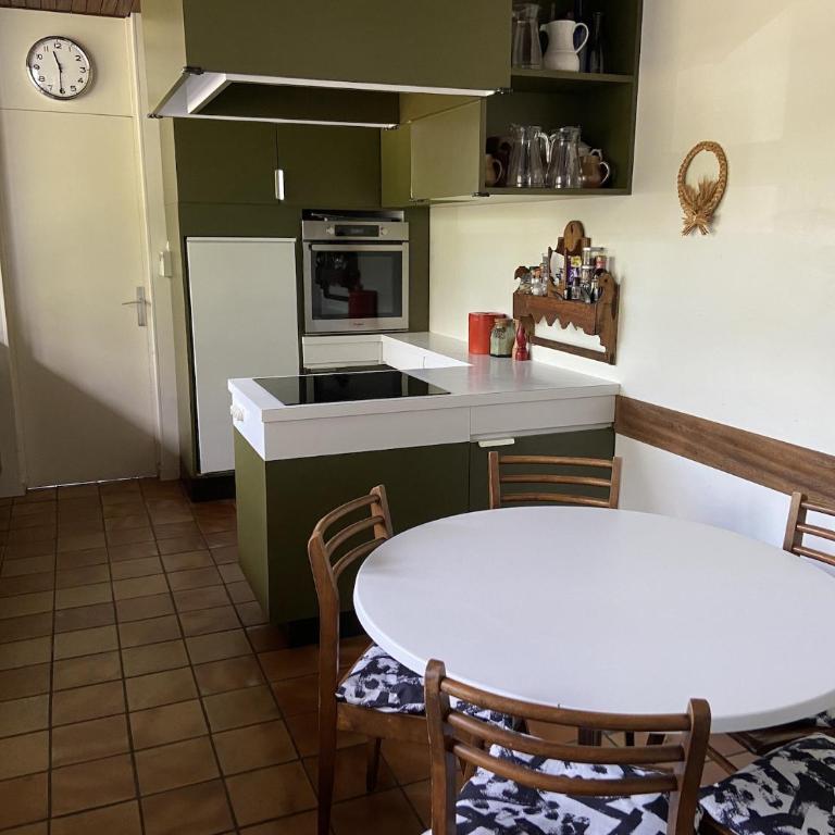 Le Grand Praz - Eight-Bedroom House - 11