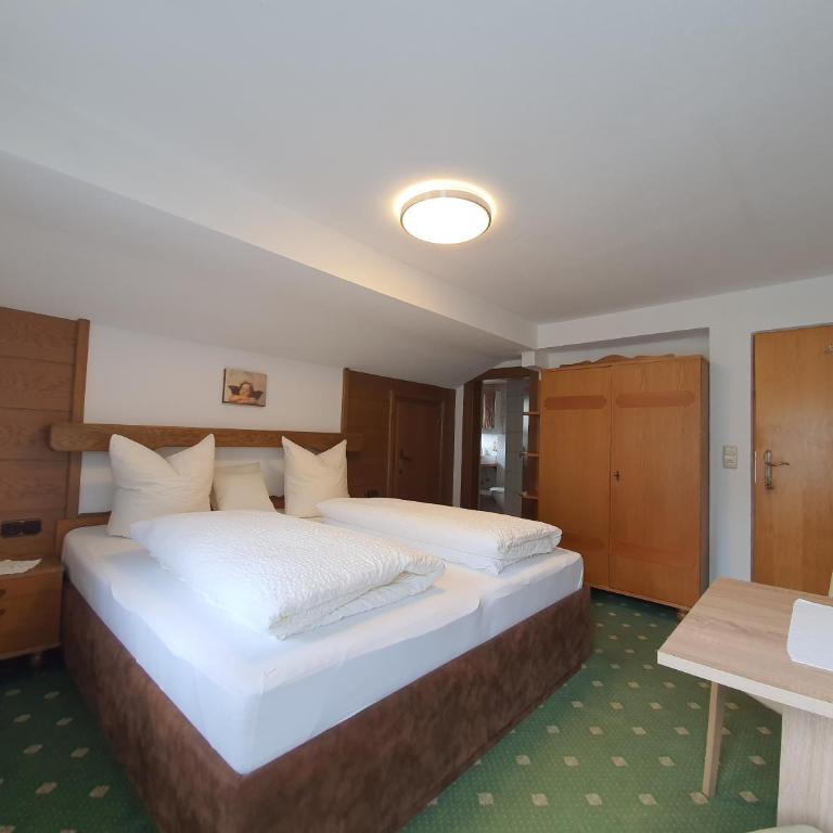 Haus Alpengruß - Doppelzimmer mit Balkon - 5