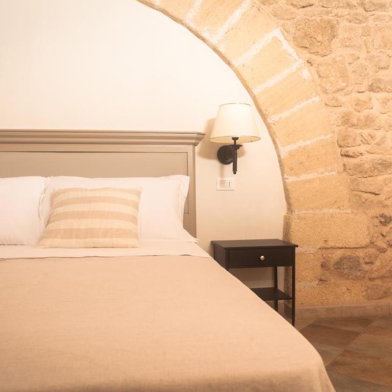 Agriturismo Baglio Donnafranca Wine Resort - Deluxe Double or Twin Room - 3