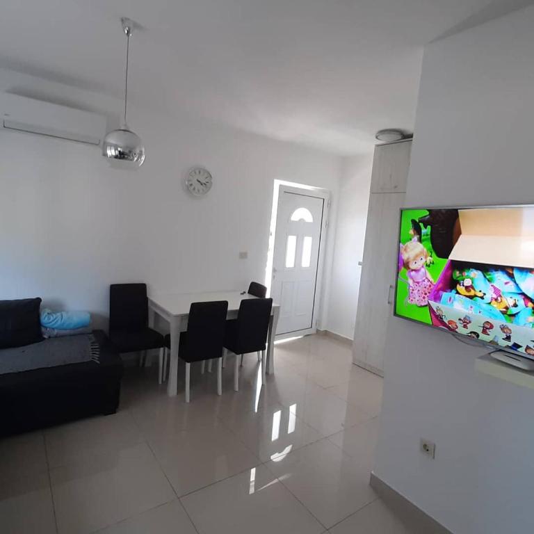 Guest House Ugljevarevic - Apartman sa Pogledom na More - 6