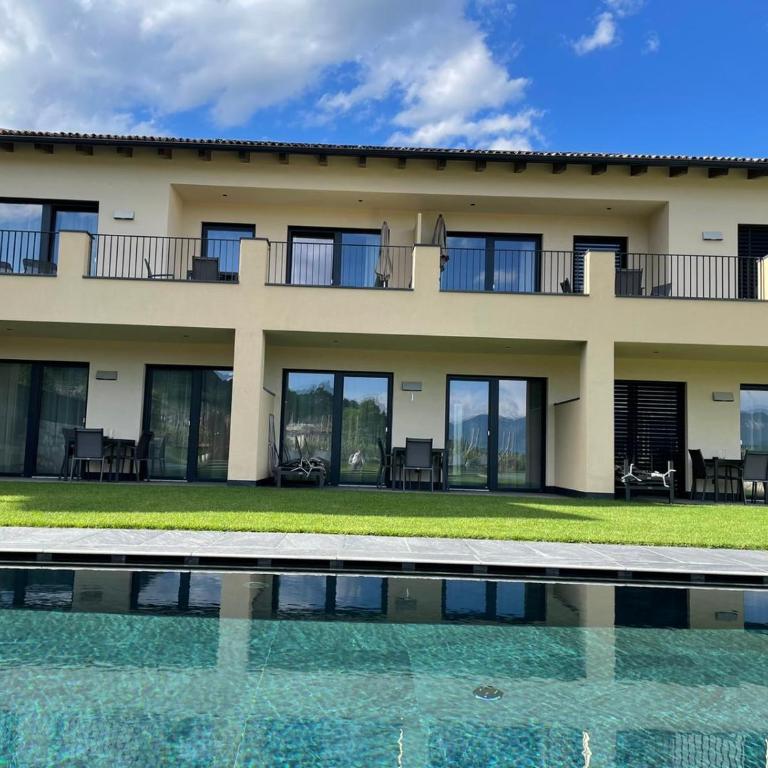 Weingut Gasshof- Panorama Pool in den Weinbergen - Appartamento con Vista Montagna - 13