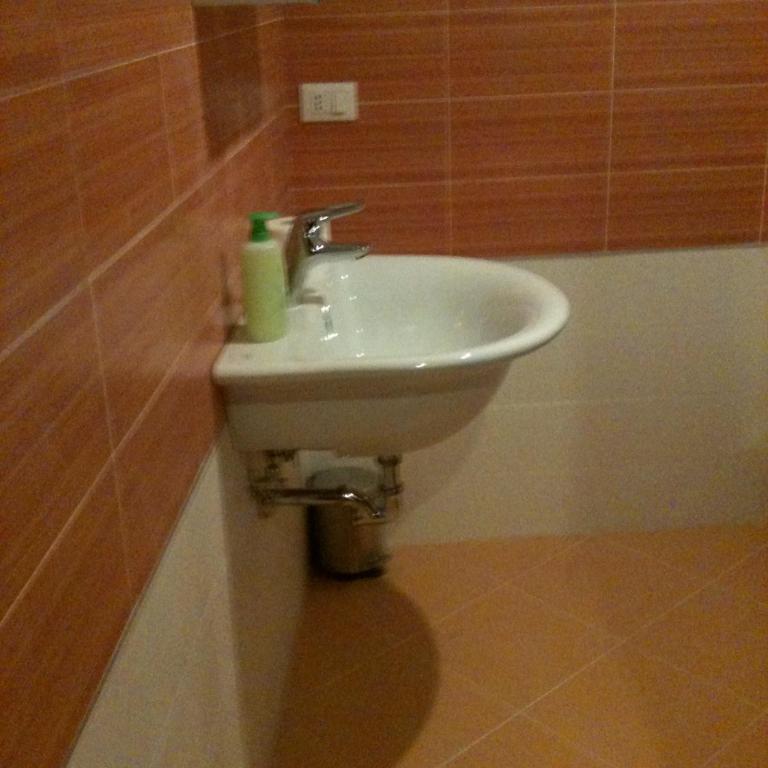 Sweet Venice - checkin at "Alloggi SS Giovanni e Paolo" - Double or Twin Room with Shared External Bathroom - 10