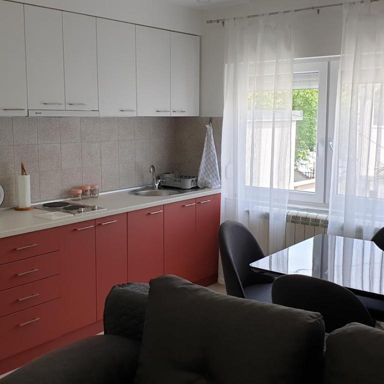 Lovely Private Flats FREE parking - Apartman sa Terasom - 6