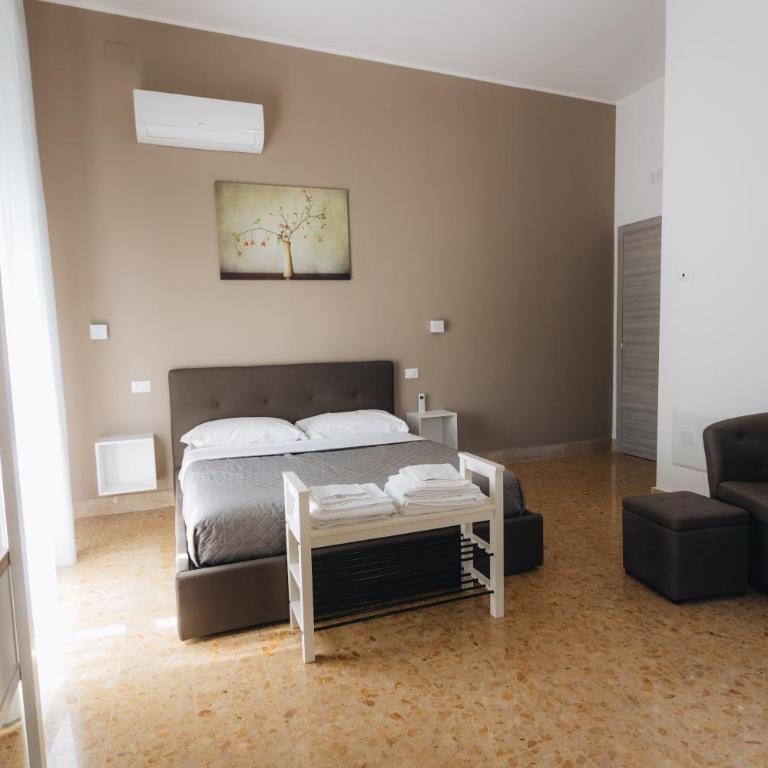 THE NEST - B&B - Suites - Camera Matrimoniale Deluxe con Balcone - 9