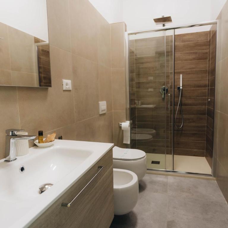 THE NEST - B&B - Suites - Camera Matrimoniale Deluxe con Balcone - 3