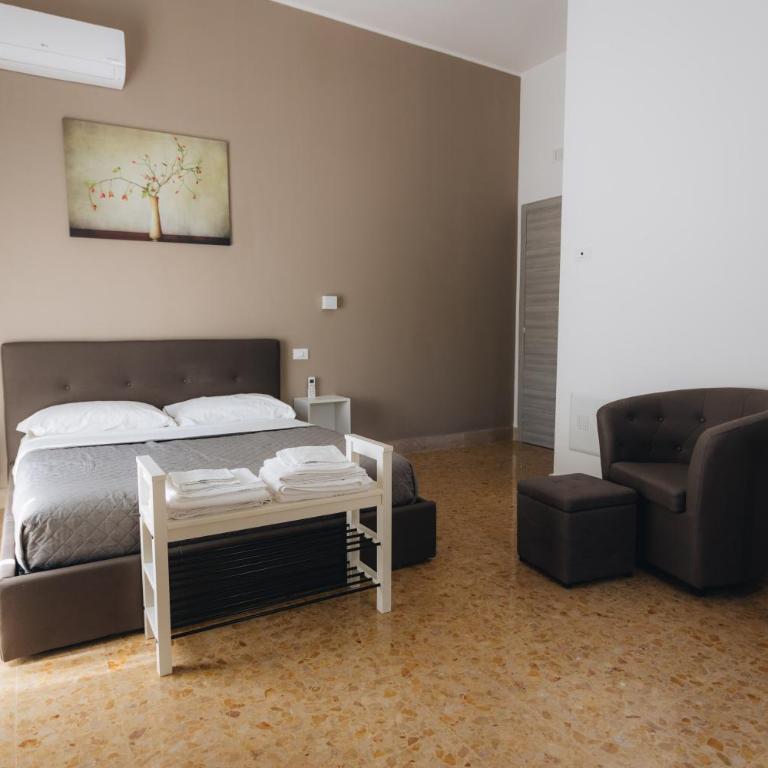 THE NEST - B&B - Suites - Camera Matrimoniale Deluxe con Balcone - 2