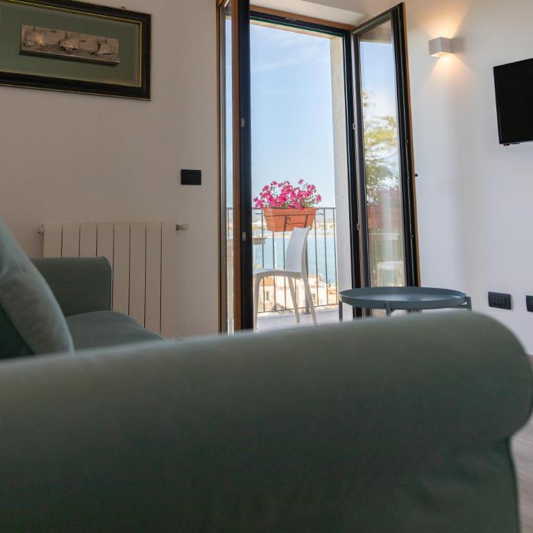 Antares Rooms and Suites - Junior Suite con Balcone e Vista Mare - 9