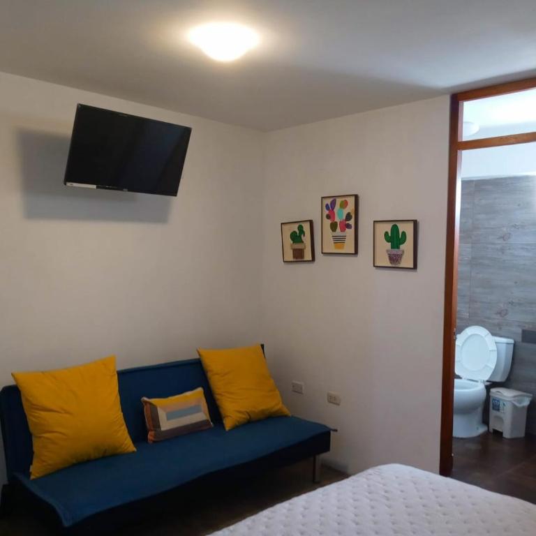 Hospedaje Nuna - Playa Huanchaco - Suite with Terrace - 3