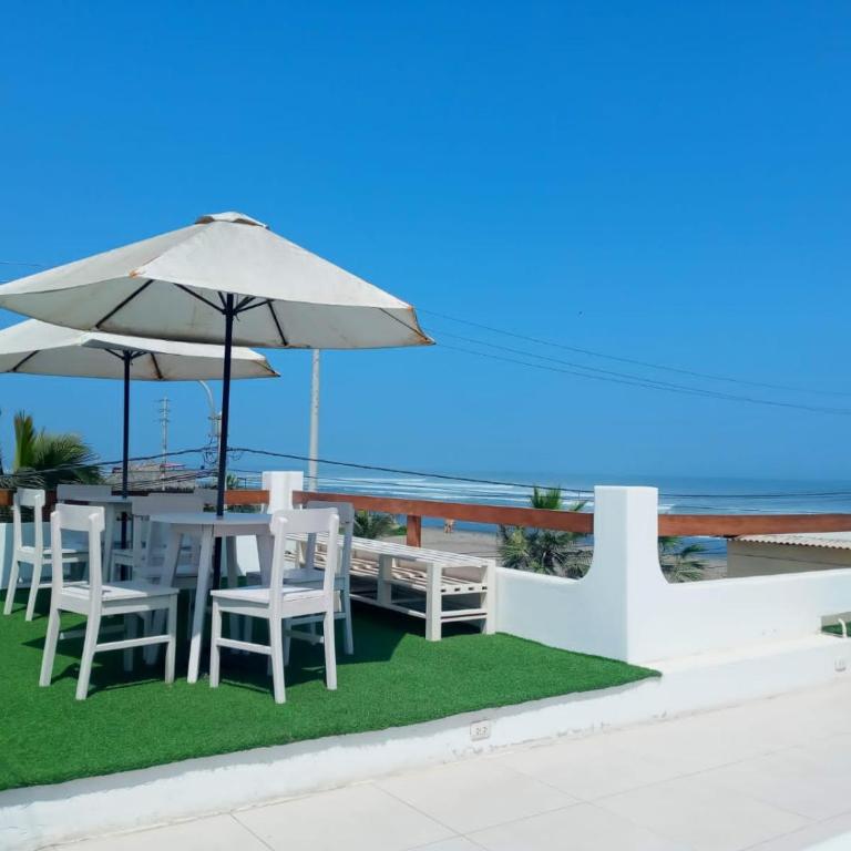 Hospedaje Nuna - Playa Huanchaco - Suite with Terrace - 4