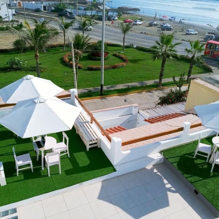 Hospedaje Nuna - Playa Huanchaco - Suite with Terrace - 5