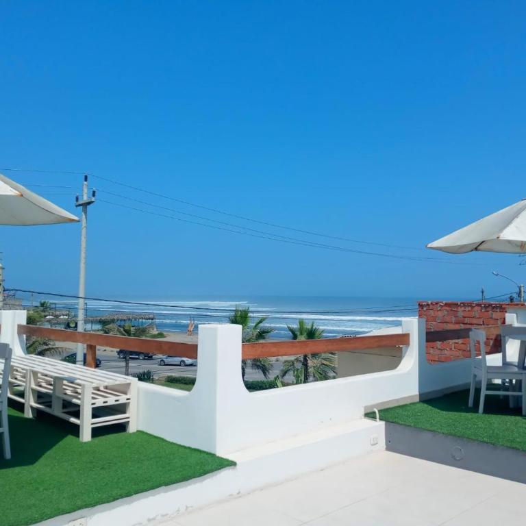 Hospedaje Nuna - Playa Huanchaco - Double Room with Terrace - 5