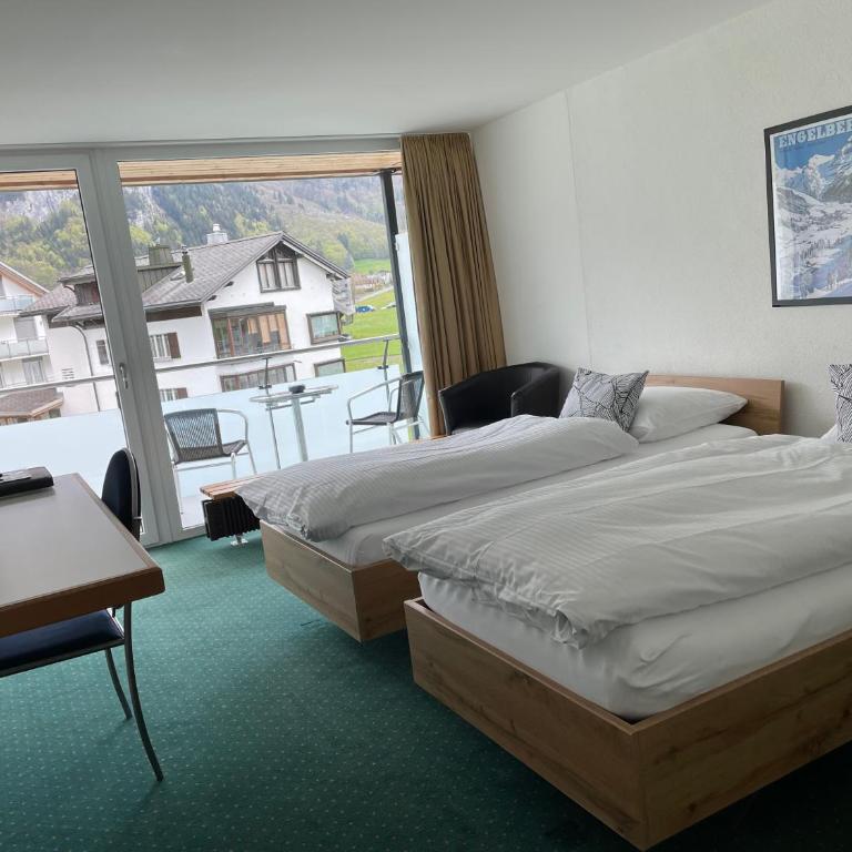 Hotel Hahnenblick - Standard Zweibettzimmer - 1