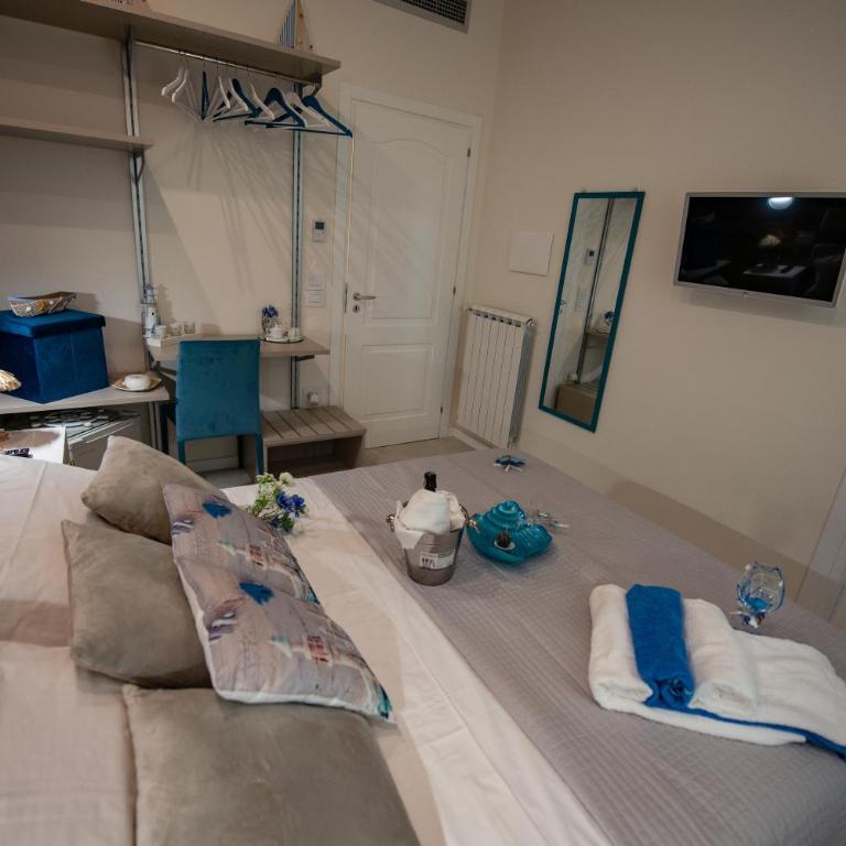 Le Radici Accomodation - King Room with Balcony - 3