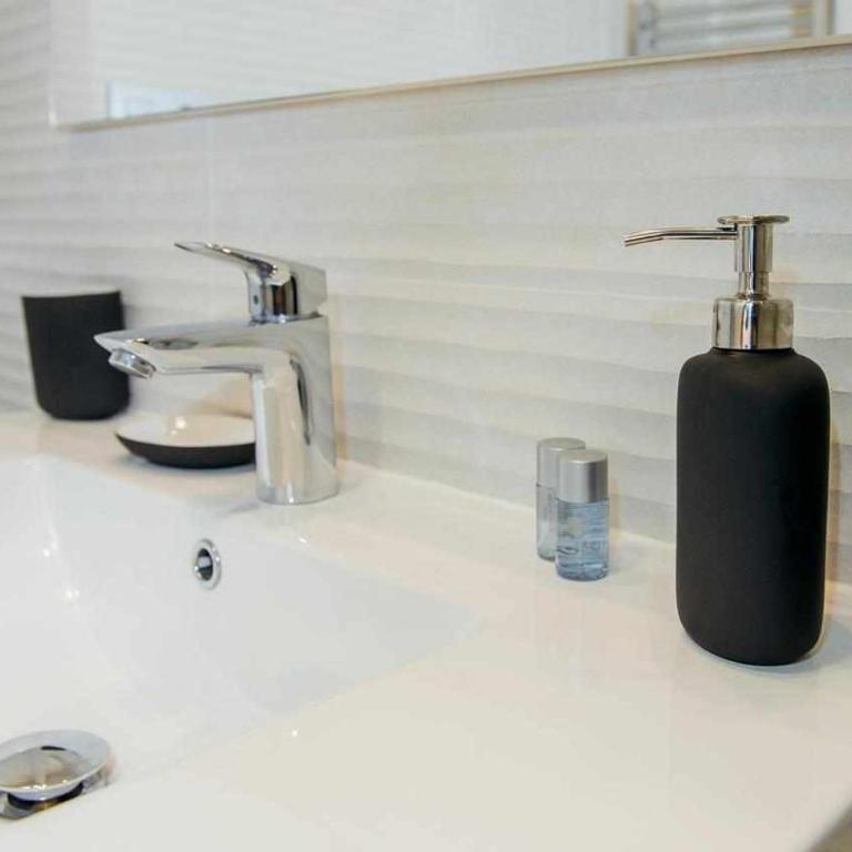 Light and Modern Sea View Apartment - Deluxe Apartment with Sea View - 19