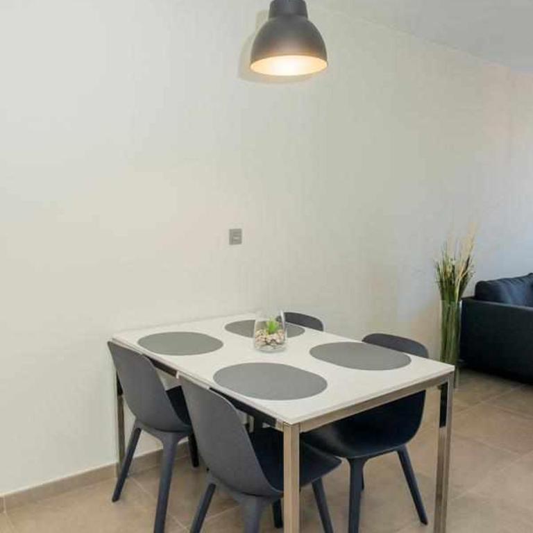 Light and Modern Sea View Apartment - Deluxe Apartment with Sea View - 24