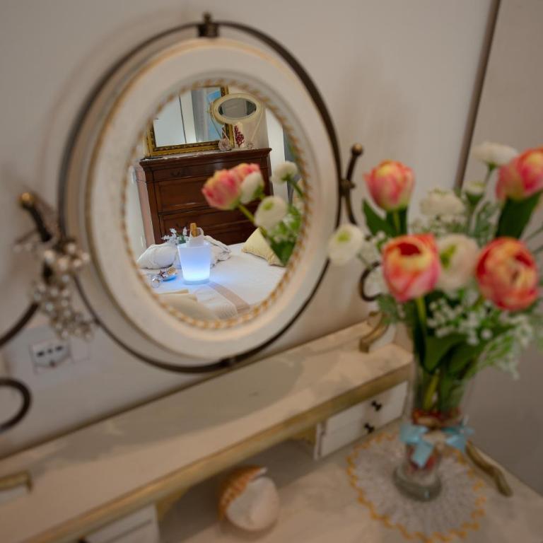 Le Radici Accomodation - King Room with Balcony - 4