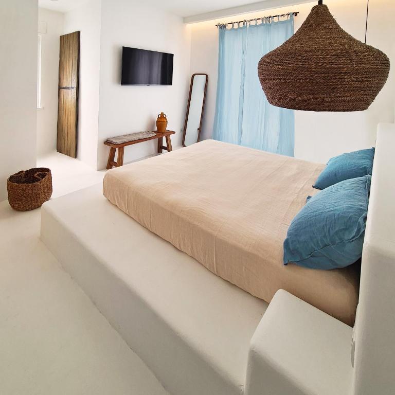 Sole Suites - Double Room with Extra Bed - 4