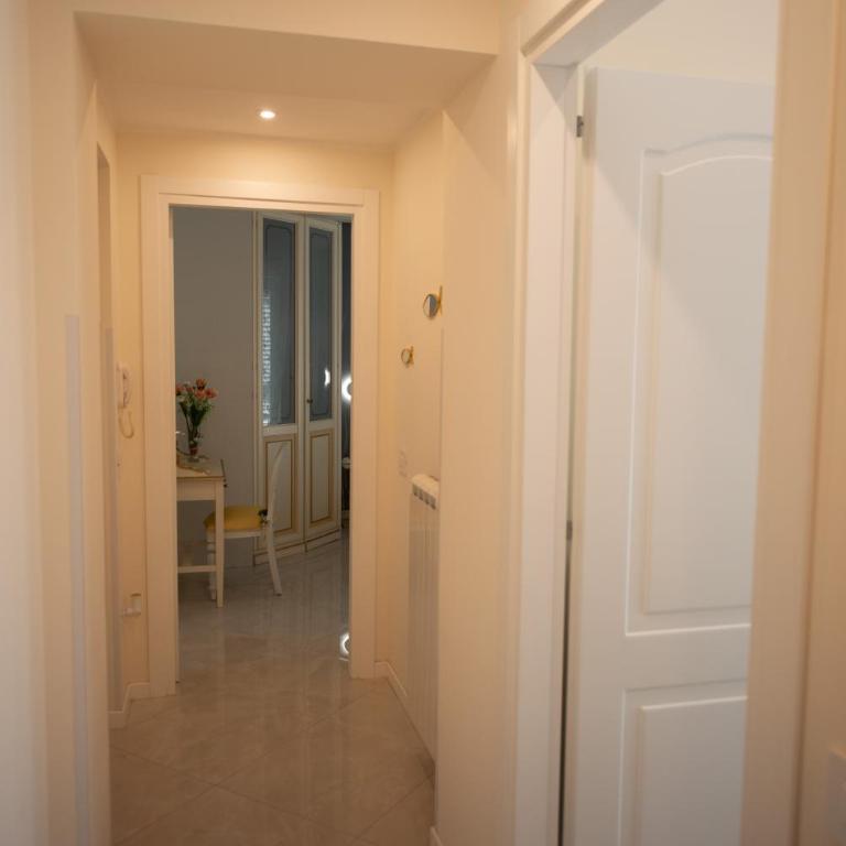 Le Radici Accomodation - King Room with Balcony - 9