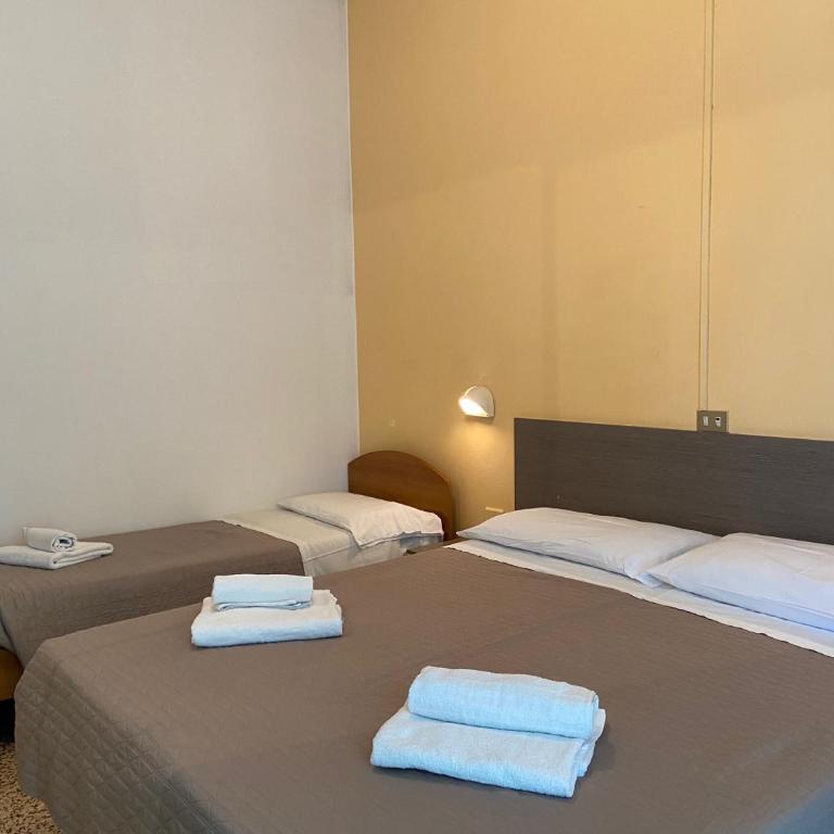 Hotel Britta - Camera Tripla - 1