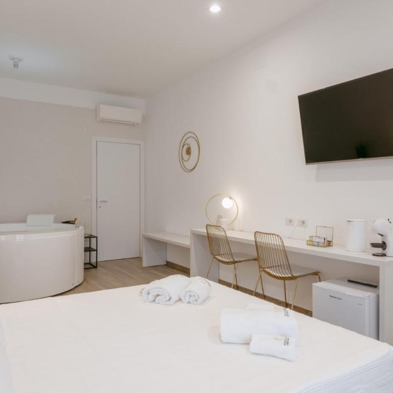 Porta D'Oro Charming House - Deluxe Suite with Spa Bath - 4