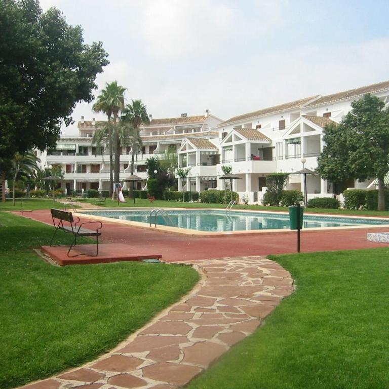 Chalet adosado en urbanización con precioso jardín - Casa de 3 dormitorios - 2
