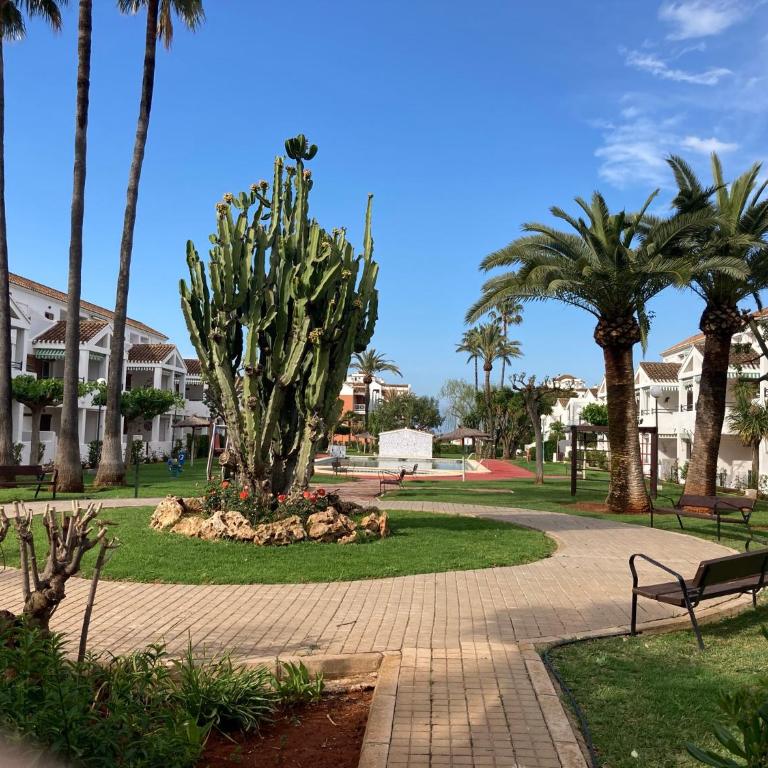 Chalet adosado en urbanización con precioso jardín - Casa de 3 dormitorios - 6