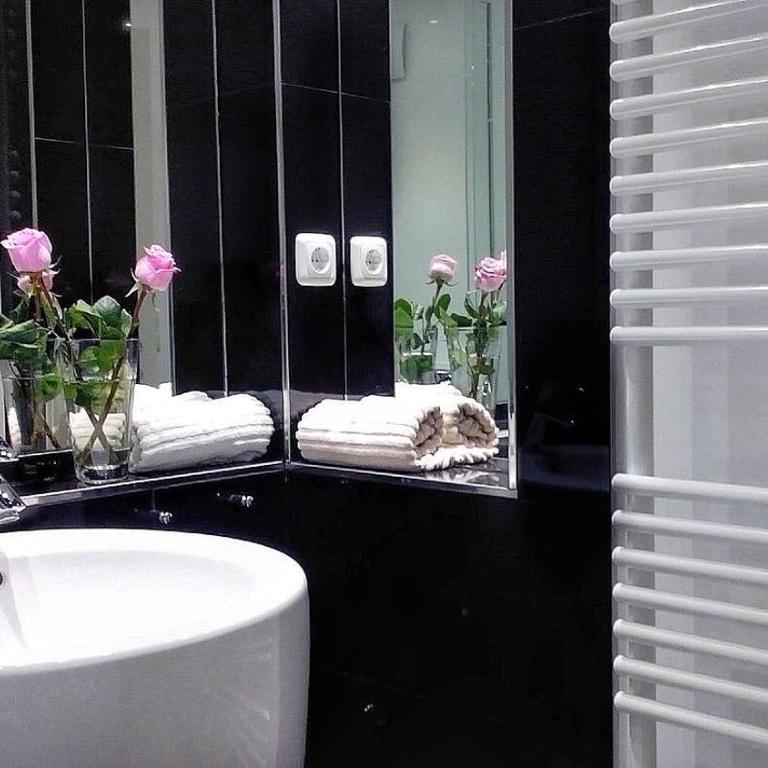 Hardi's Hotel - Standard Doppelzimmer mit Balkon - 5