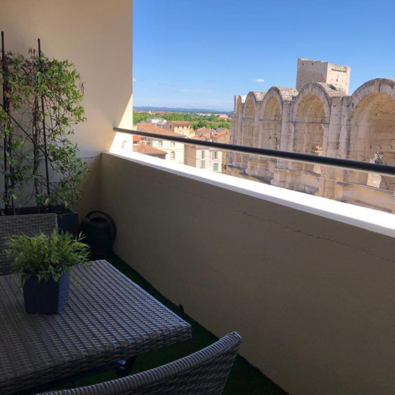 Studio climatisé avec balcon face aux arènes d'Arles - Estudio con balcón - 8
